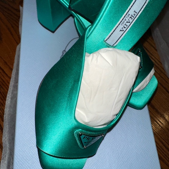 Prada Satin Slides - Green
Sandals, Shoes - PRA907938 - Picture 5 of 6